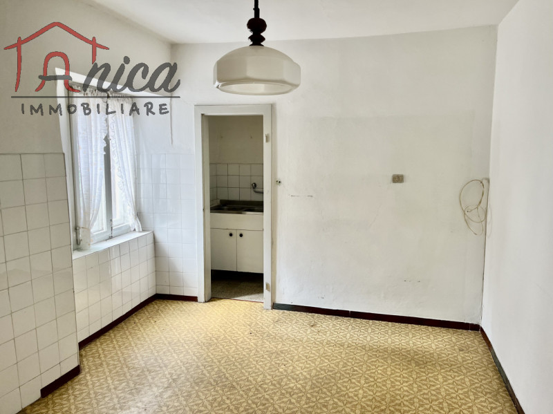 Immagine 6 di Casa bifamiliare in vendita  in Via Roma a Castello Tesino