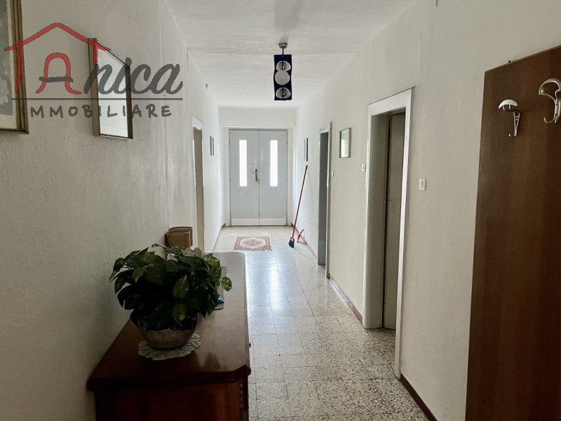 Immagine 7 di Casa bifamiliare in vendita  in Via Roma a Castello Tesino