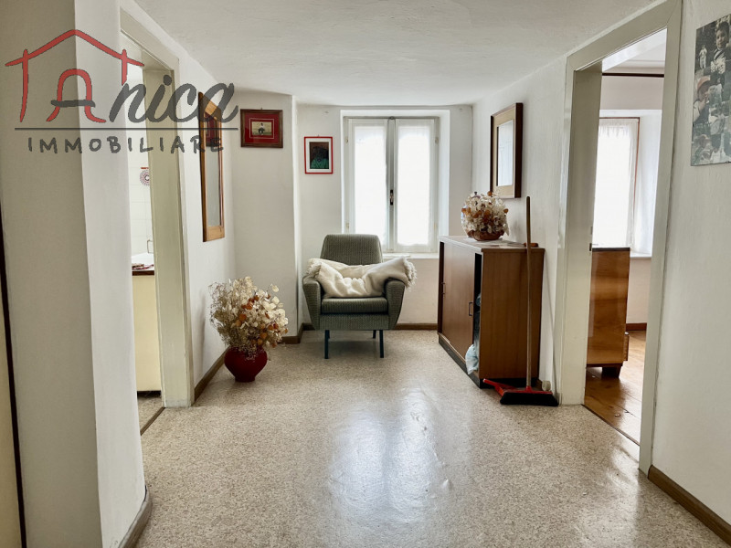 Immagine 13 di Casa bifamiliare in vendita  in Via Roma a Castello Tesino