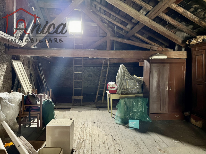 Immagine 14 di Casa bifamiliare in vendita  in Via Roma a Castello Tesino