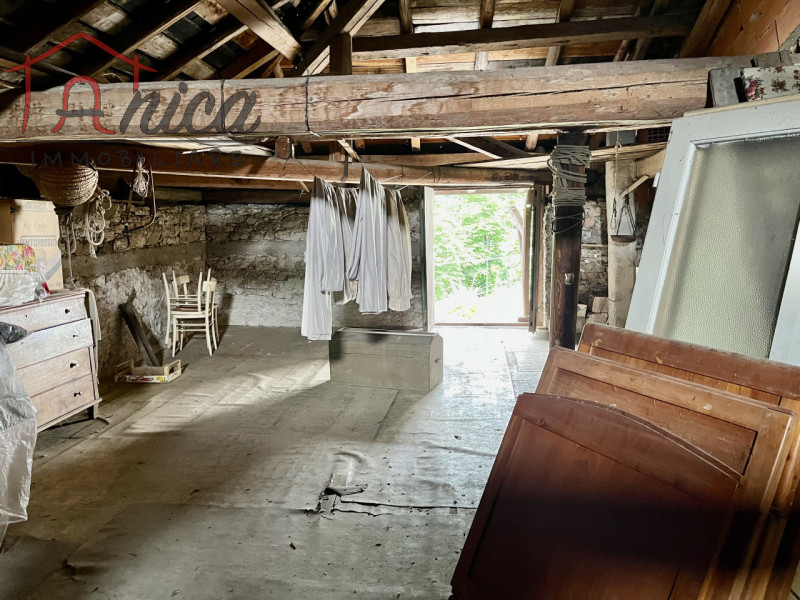 Immagine 18 di Casa bifamiliare in vendita  in Via Roma a Castello Tesino