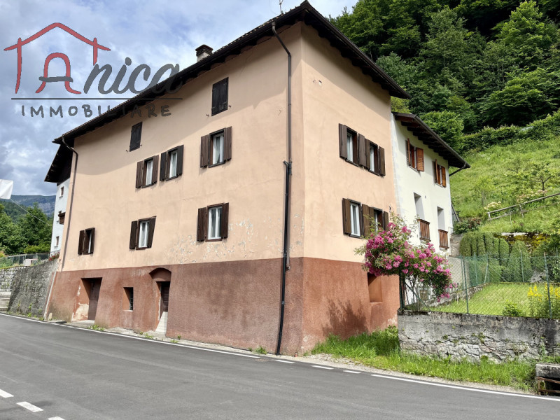 Immagine 23 di Casa bifamiliare in vendita  in Via Roma a Castello Tesino