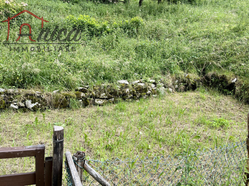 Immagine 25 di Casa bifamiliare in vendita  in Via Roma a Castello Tesino