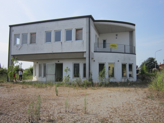 Immagine 3 di Capannone industriale in vendita  in gracco spaziani a Castel D'ario