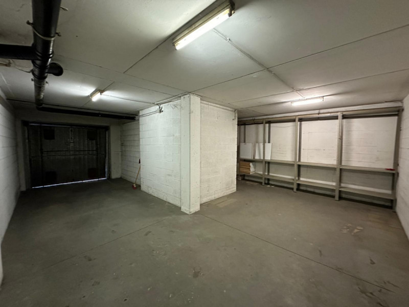 Immagine 11 di Negozio in affitto  in Via Duccio di Buoninsegna 11 a Assago