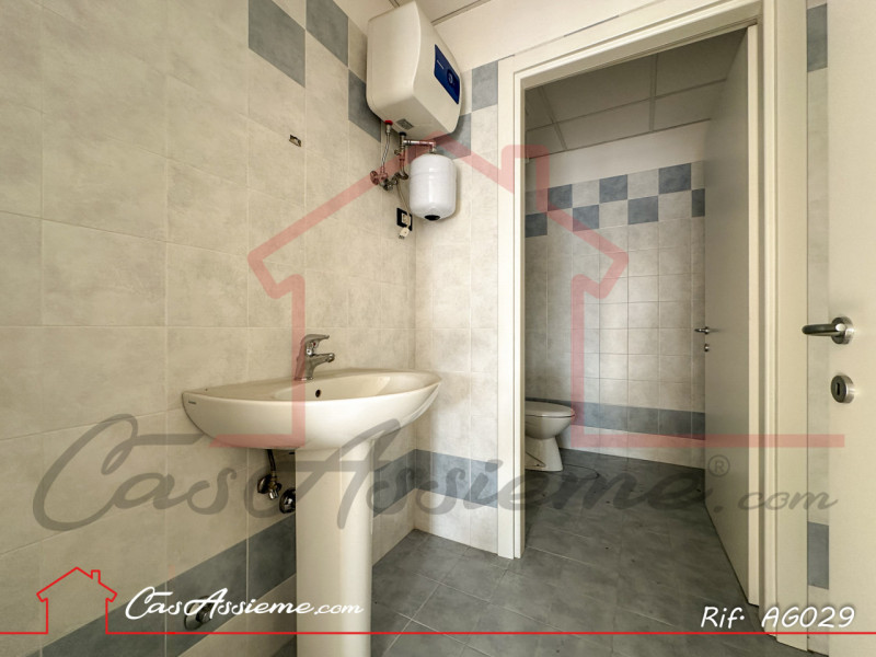 Immagine 5 di Negozio in vendita  a Tombolo