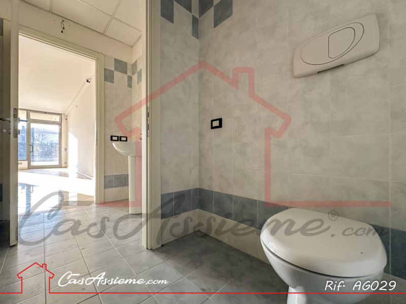 Immagine 7 di Negozio in vendita  a Tombolo