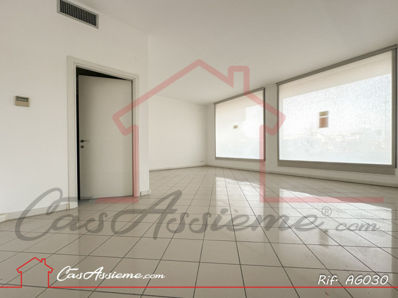 Immagine 3 di Negozio in vendita  a Tombolo