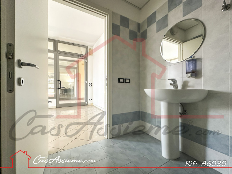 Immagine 5 di Negozio in vendita  a Tombolo