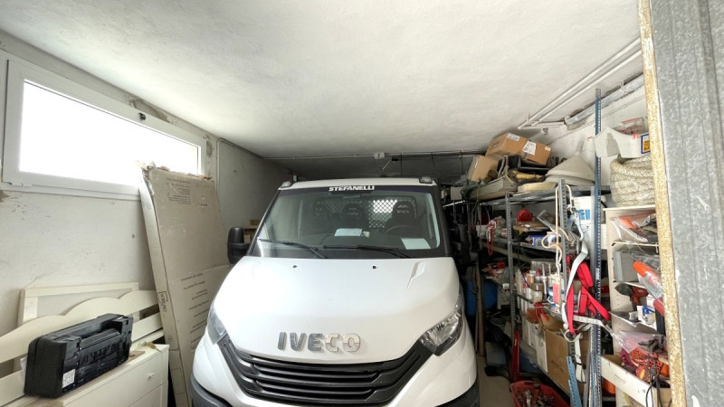 Immagine 2 di Garage in vendita  in Via Colombo a Chioggia