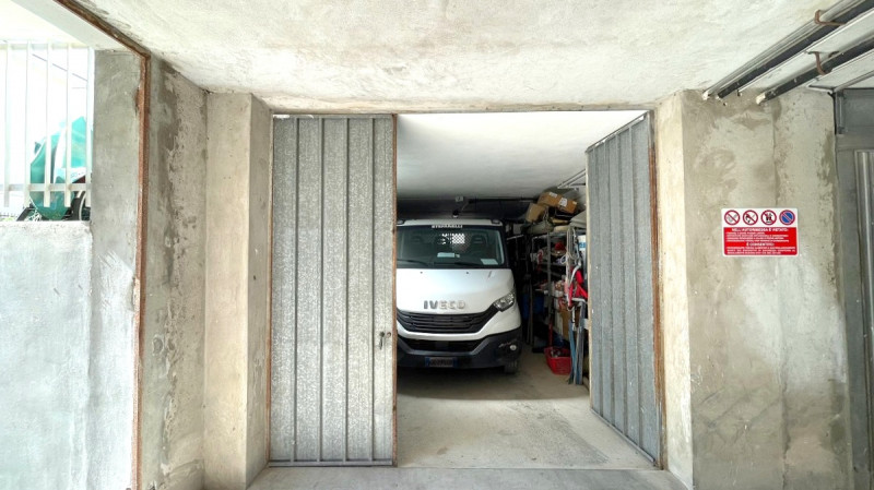 Immagine 4 di Garage in vendita  in Via Colombo a Chioggia