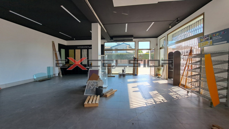 Immagine 2 di Negozio in affitto  in Via G. Matteotti n.20 bis - Cavarzere (VE) a Cavarzere