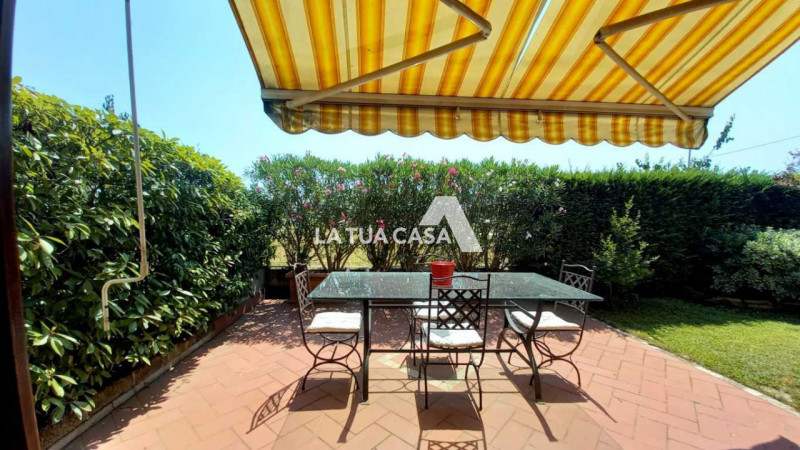 Immagine 6 di Villetta a schiera in vendita  a Villafranca Di Verona