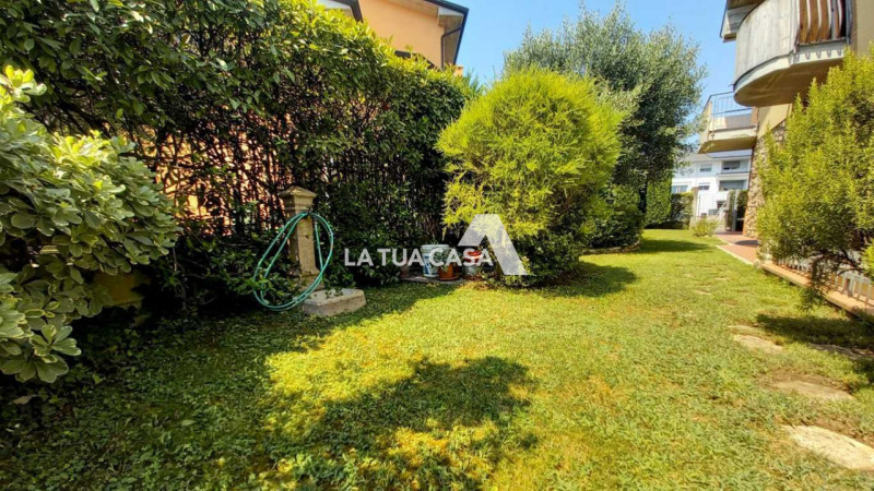 Immagine 8 di Villetta a schiera in vendita  a Villafranca Di Verona