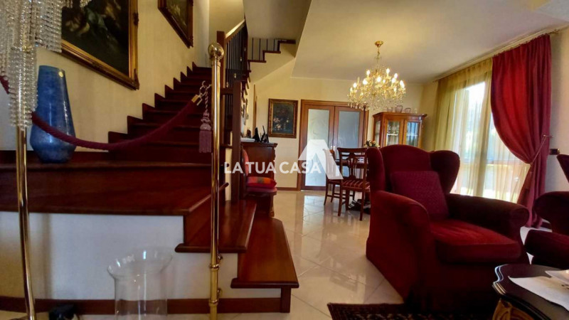 Immagine 17 di Villetta a schiera in vendita  a Villafranca Di Verona