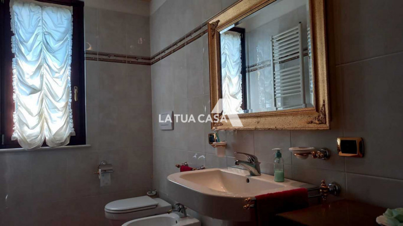 Immagine 21 di Villetta a schiera in vendita  a Villafranca Di Verona