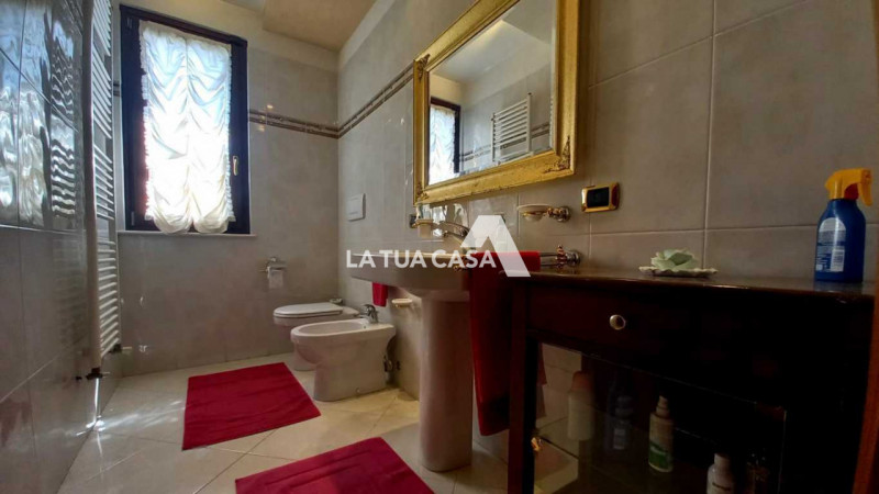 Immagine 32 di Villetta a schiera in vendita  a Villafranca Di Verona