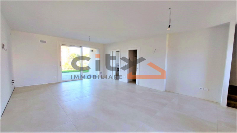 Immagine 1 di Villetta a schiera in vendita  a Bassano Del Grappa