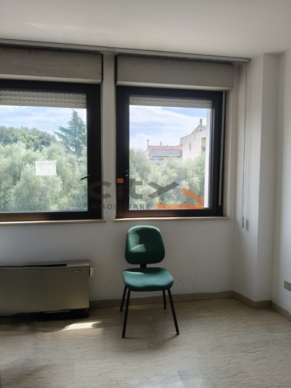 Immagine 3 di Ufficio in affitto  a Bassano Del Grappa