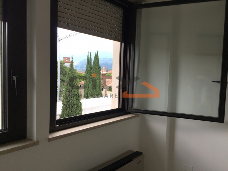 Immagine 4 di Ufficio in affitto  a Bassano Del Grappa