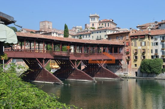 Immagine 9 di Terreno in vendita  a Romano D'ezzelino