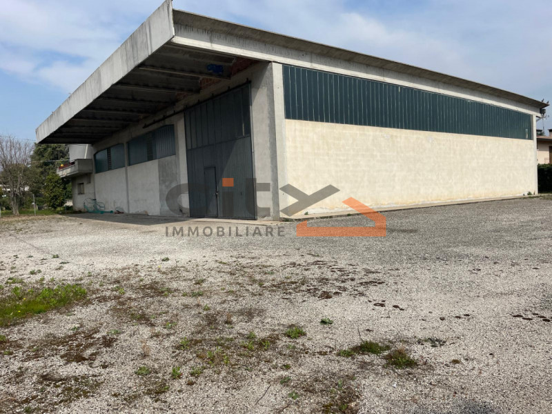 Immagine 3 di Capannone industriale in vendita  a Rosà