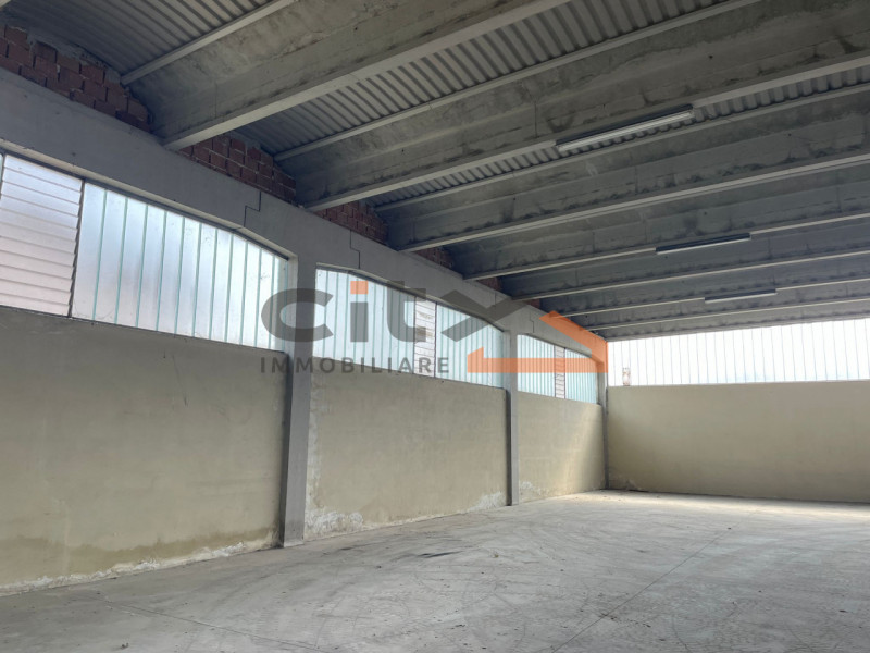 Immagine 8 di Capannone industriale in vendita  a Rosà