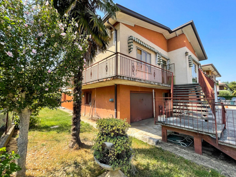 Immagine 1 di Casa indipendente in vendita  a Ponte San Nicolò