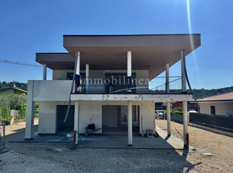 Immagine 6 di Appartamento in vendita  in via Giare a Garda