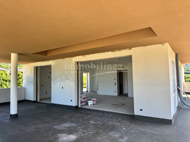 Immagine 13 di Appartamento in vendita  in via Giare a Garda