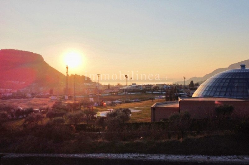 Immagine 20 di Appartamento in vendita  in via Giare a Garda