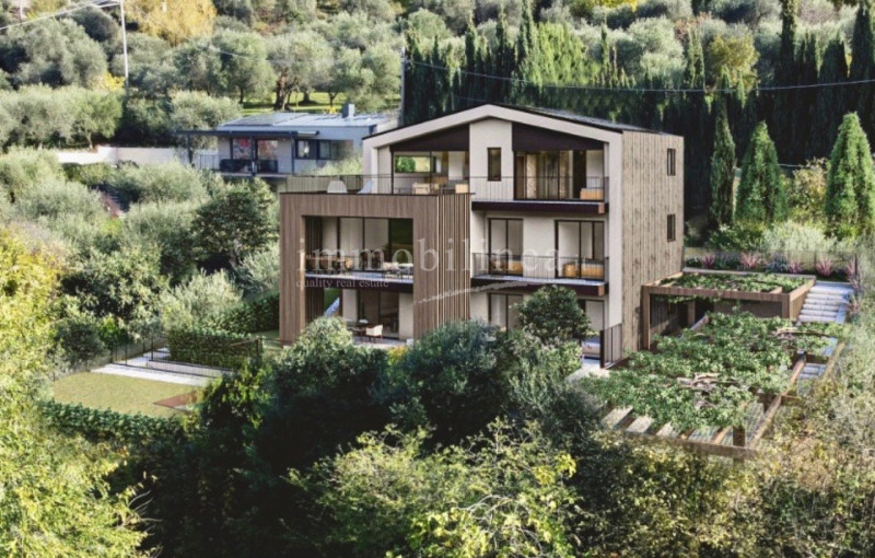 Immagine 9 di Appartamento in vendita  a Torri Del Benaco