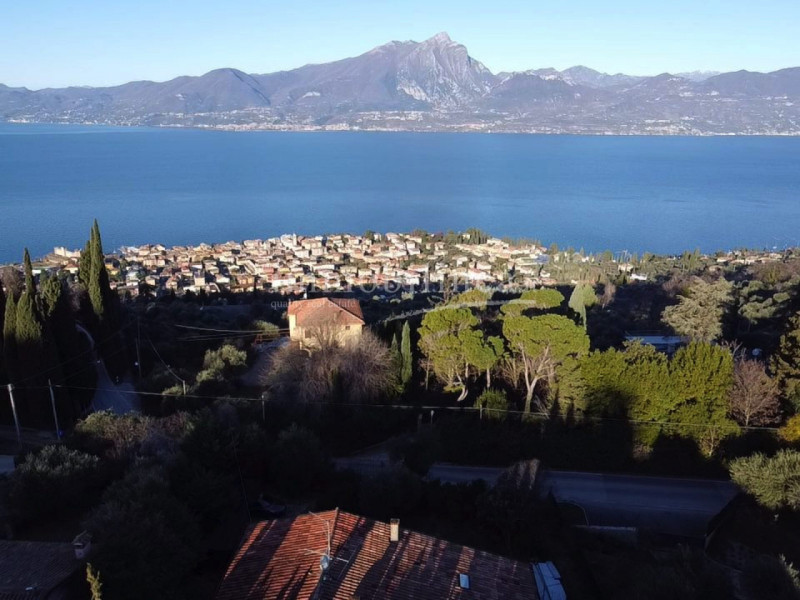 Immagine 10 di Appartamento in vendita  a Torri Del Benaco