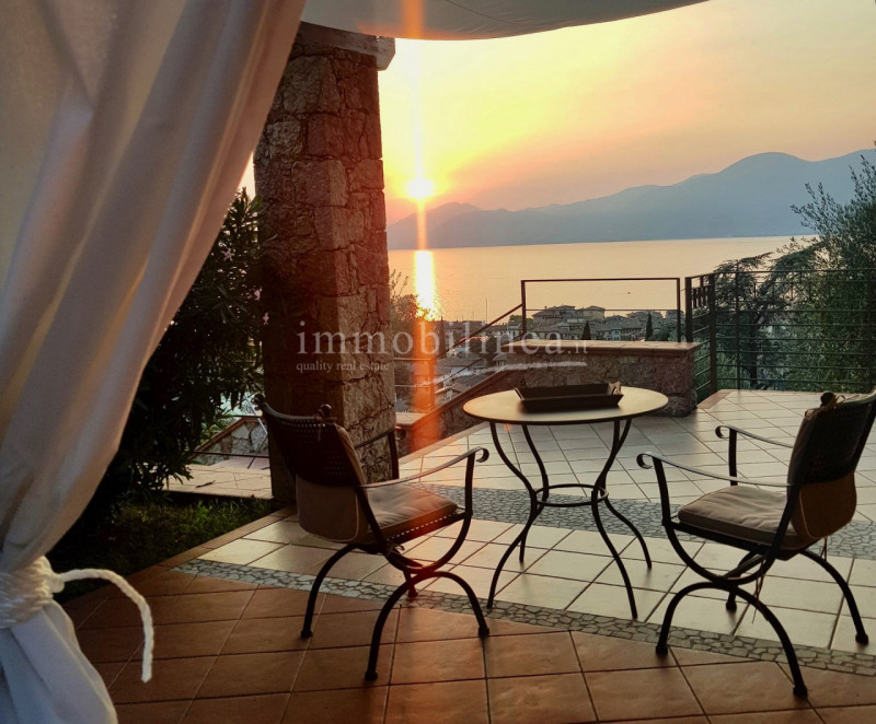 Immagine 9 di Villa in vendita  in Luigi Pirandello a Torri Del Benaco