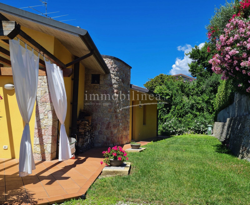 Immagine 10 di Villa in vendita  in Luigi Pirandello a Torri Del Benaco
