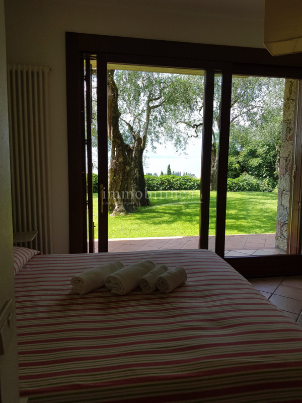 Immagine 17 di Villa in vendita  in Luigi Pirandello a Torri Del Benaco