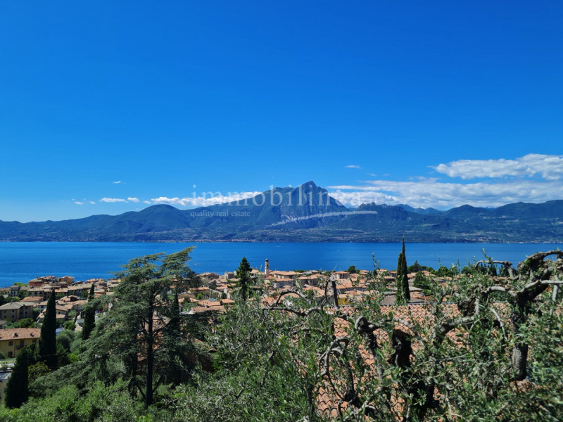 Immagine 24 di Villa in vendita  in Luigi Pirandello a Torri Del Benaco