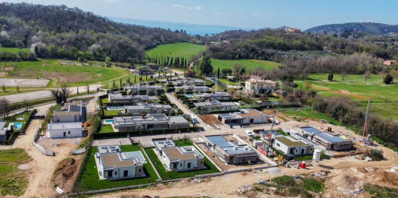 Immagine 14 di Villa in vendita  in Rossar a Costermano sul Garda