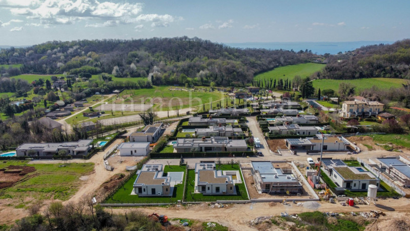 Immagine 15 di Villa in vendita  in Rossar a Costermano sul Garda