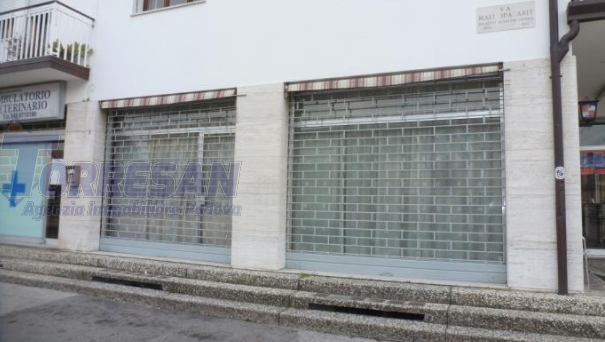 Immagine 5 di Negozio in vendita  in via sorio a Padova
