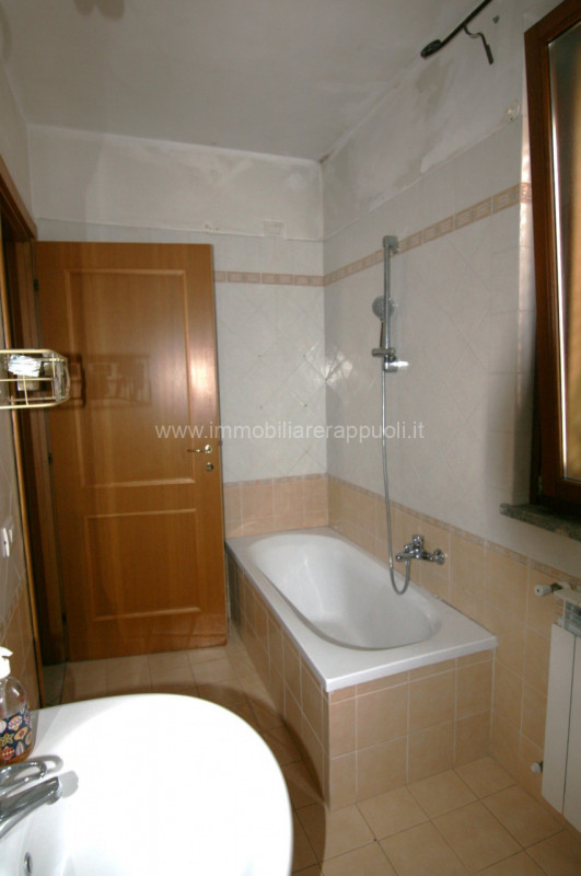 Immagine 5 di Villetta a schiera in vendita  in Sinalunga VIA TRIESTE a Sinalunga