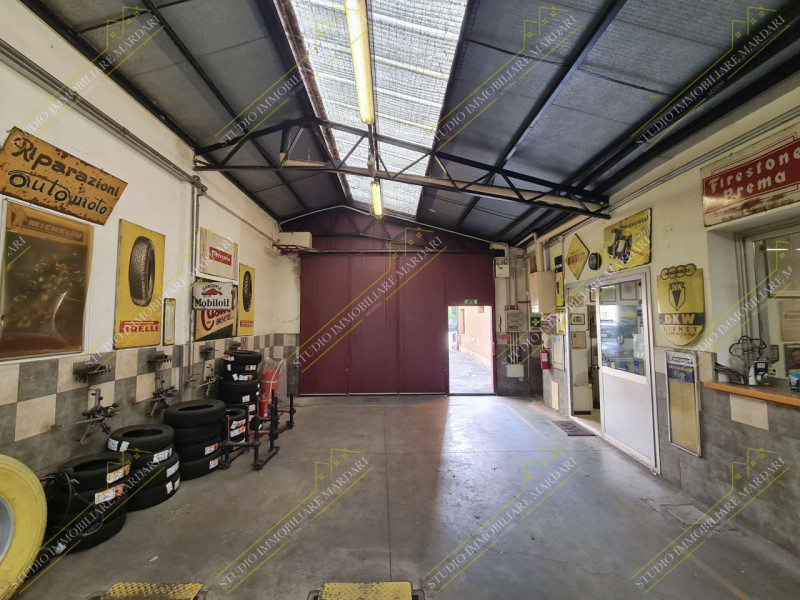 Immagine 2 di Capannone industriale in vendita  in Via Emilia Est a Modena