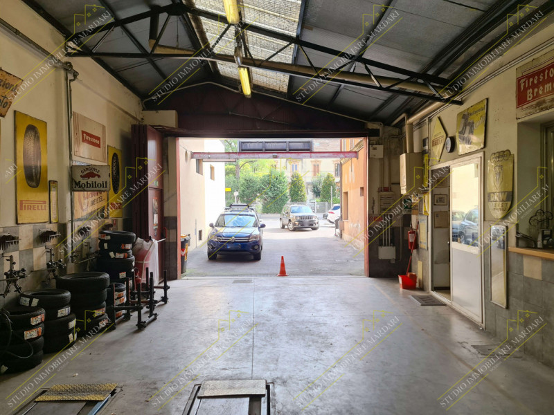 Immagine 3 di Capannone industriale in vendita  in Via Emilia Est a Modena