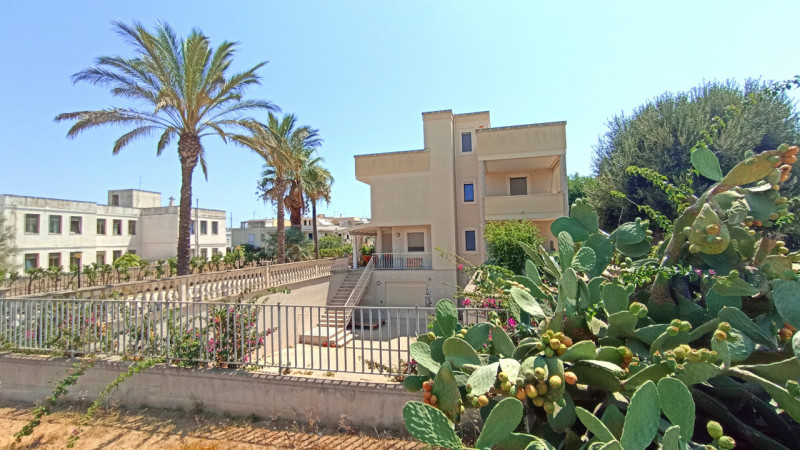 Immagine 2 di Villa in vendita  in CASAV a Fasano