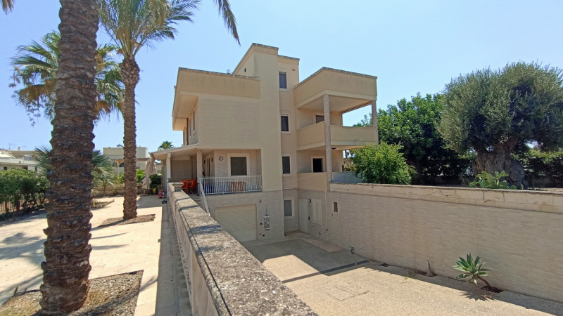 Immagine 11 di Villa in vendita  in CASAV a Fasano