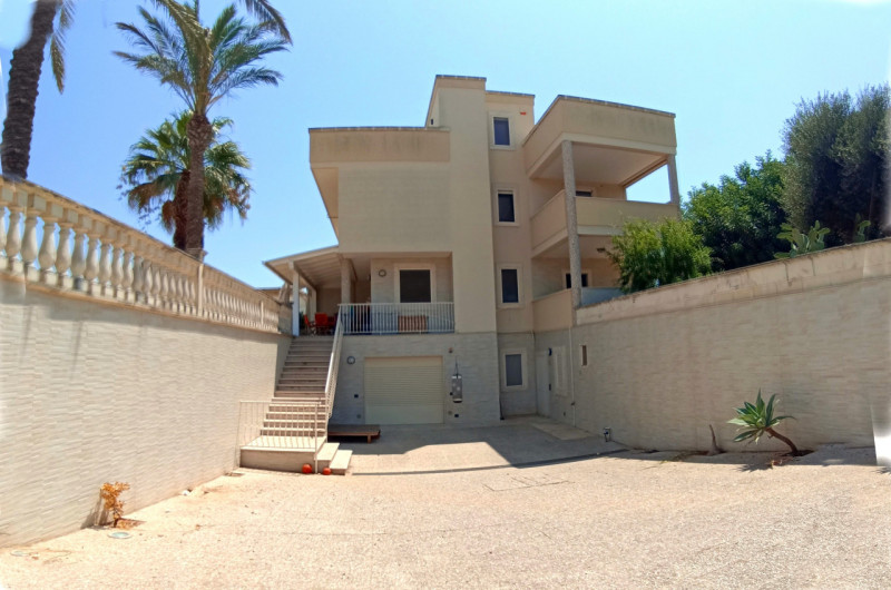 Immagine 54 di Villa in vendita  in CASAV a Fasano