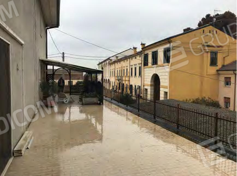 Immagine 6 di Palazzo in vendita  in Via Calcinaro 751 a Salizzole