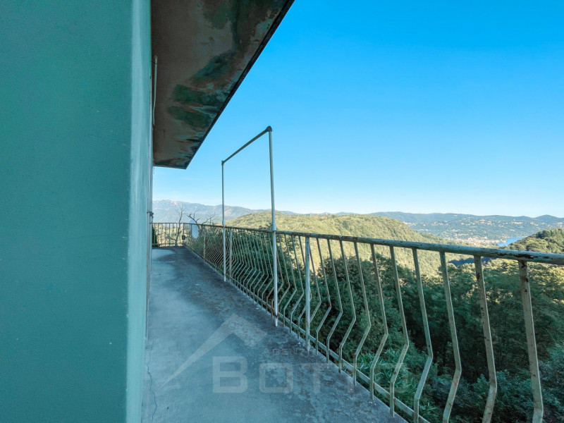 Immagine 30 di Casa indipendente in vendita  in Via Omegna 16 a Arola