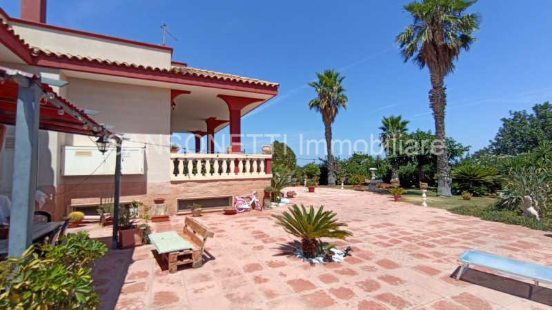 Immagine 5 di Villa in vendita  in Fascianello a Fasano