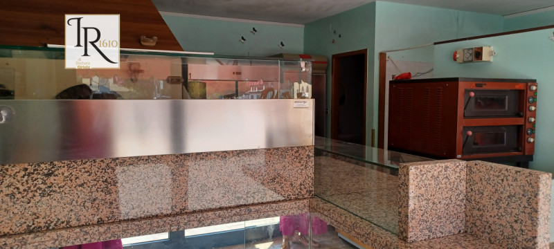 Immagine 4 di Palazzo in vendita  a Trecenta